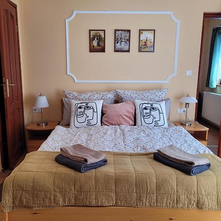 Villa Zlata Praha Heviz Bagian luar foto